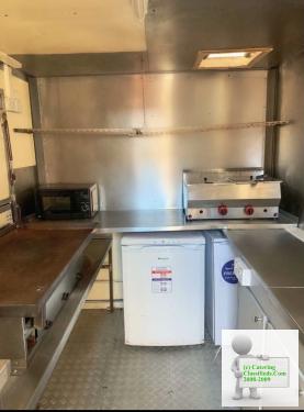 Mobile catering trailer